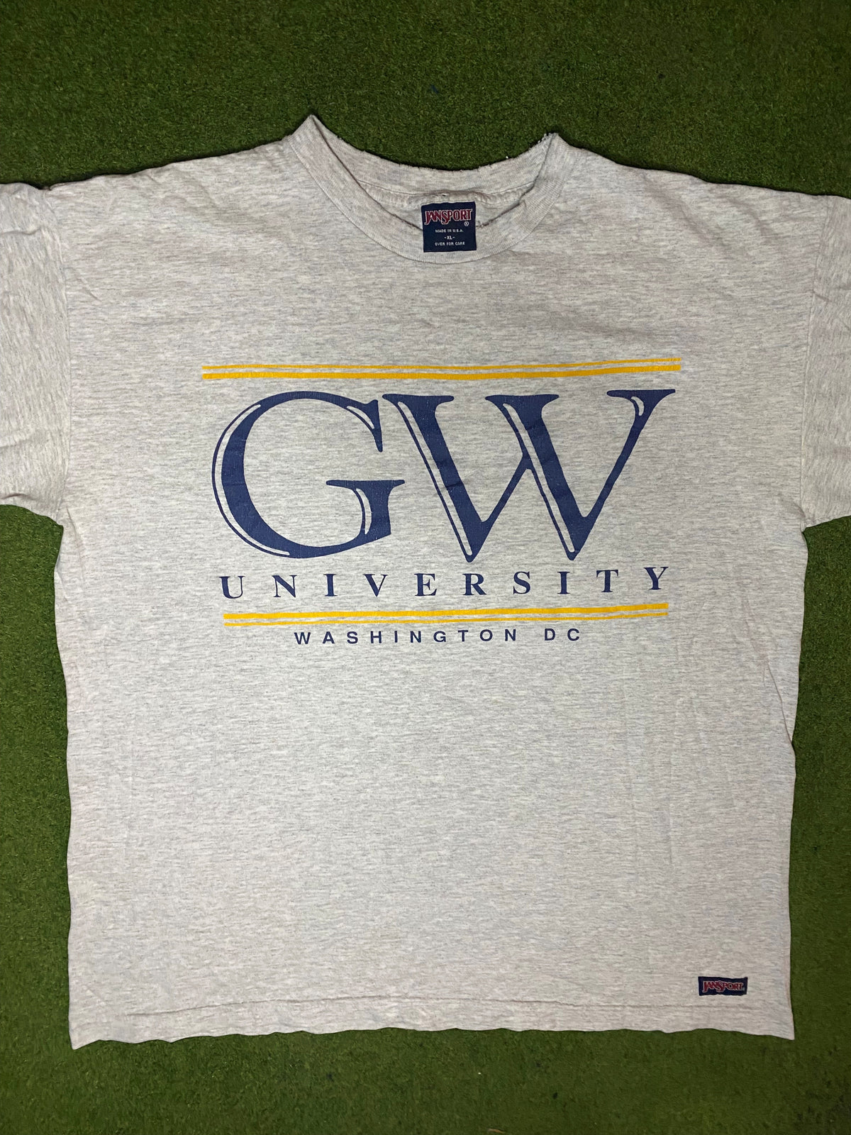 90s George Washington Revolutionaries - Vintage University T Shirt (XL) - Gametime Vintage