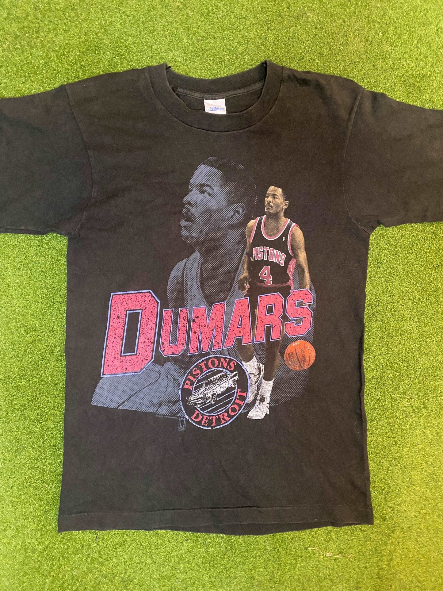 90s Detroit Pistons - Joe Dumars - Vintage NBA Player T-Shirt (Medium)