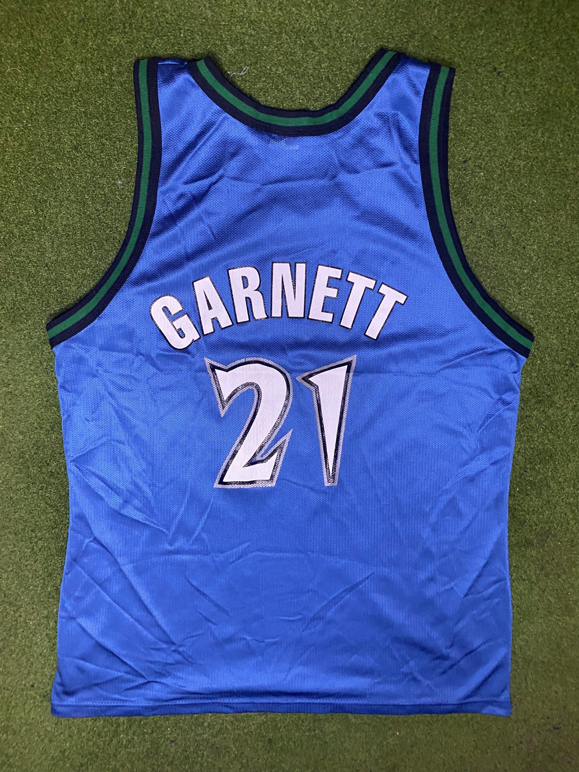 90s Minnesota Timberwolves - Kevin Garnett #21 - Champion - Vintage NBA Jersey (44) 