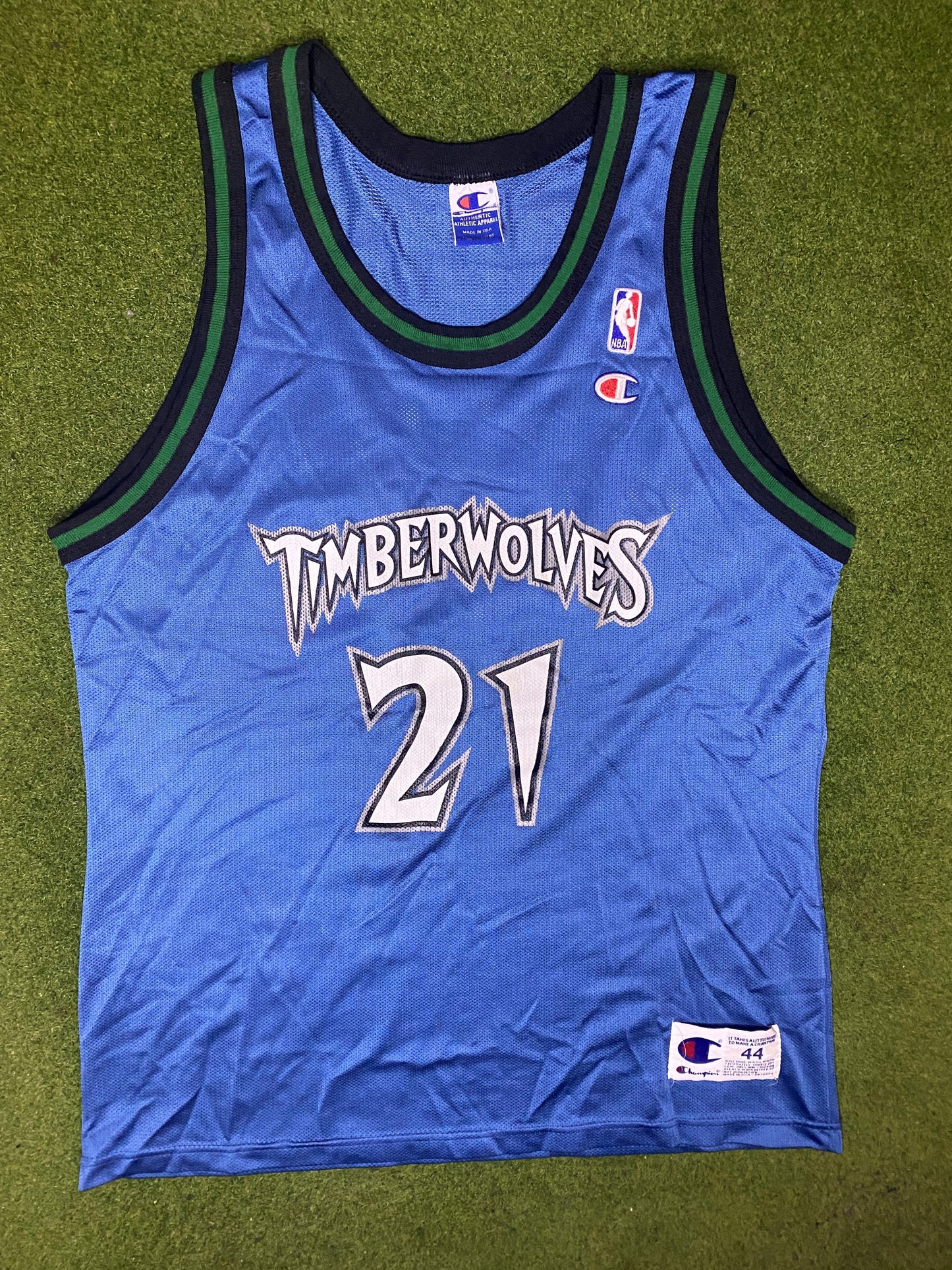 90s Minnesota Timberwolves - Kevin Garnett #21 - Champion - Vintage NBA Jersey (44) 