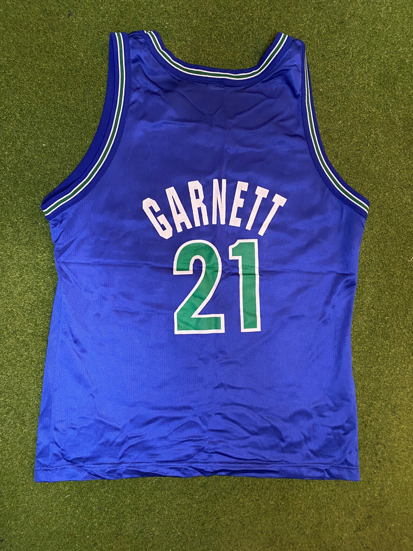 90s Minnesota Timberwolves - Kevin Garnett #21 - Champion - Vintage NBA Jersey (44) 