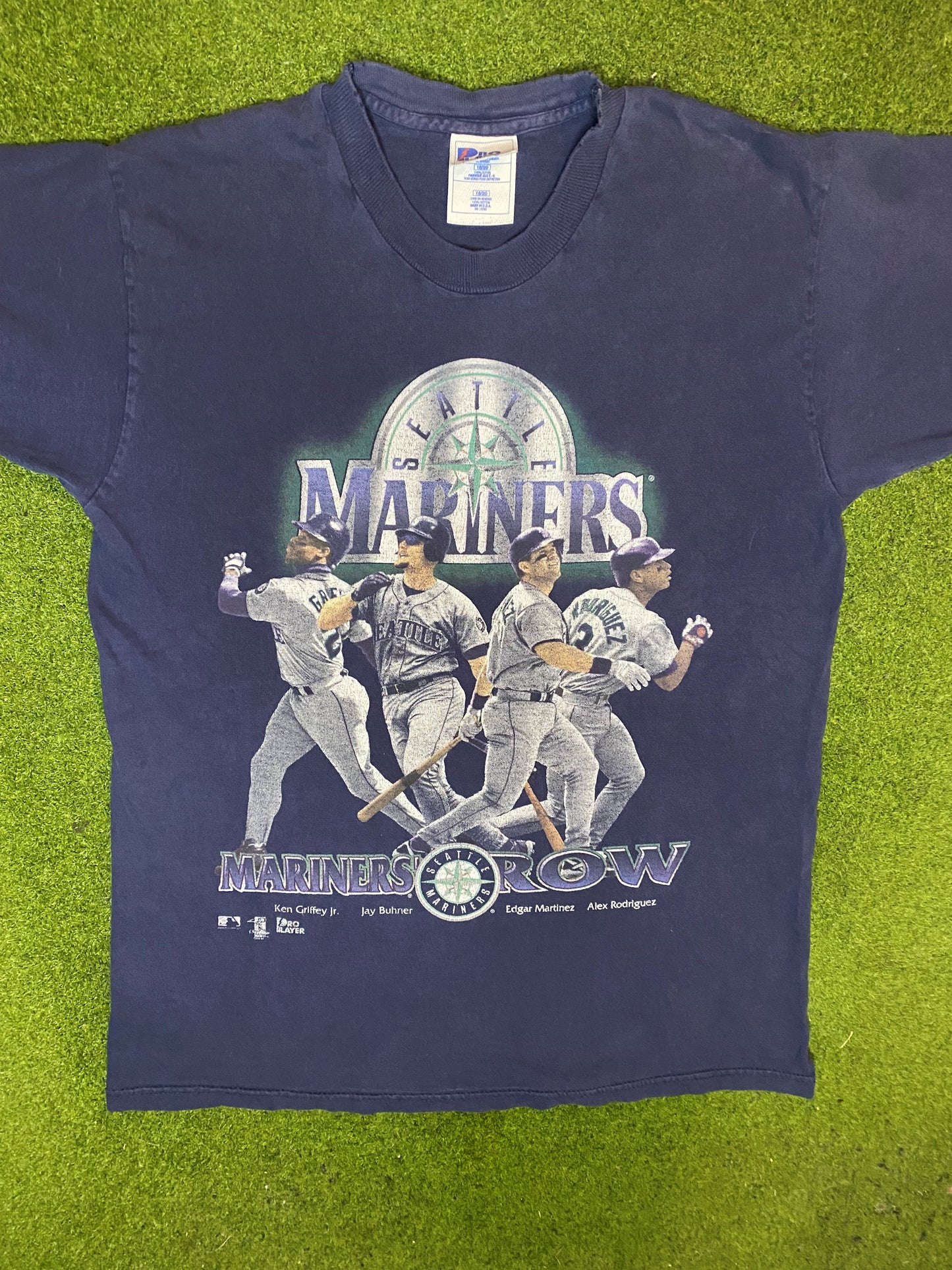 1997 Seattle Mariners - Ft. Ken Griffey Jr and Alex Rodriguez - Vintage MLB Player T-Shirt (Youth XL)) 