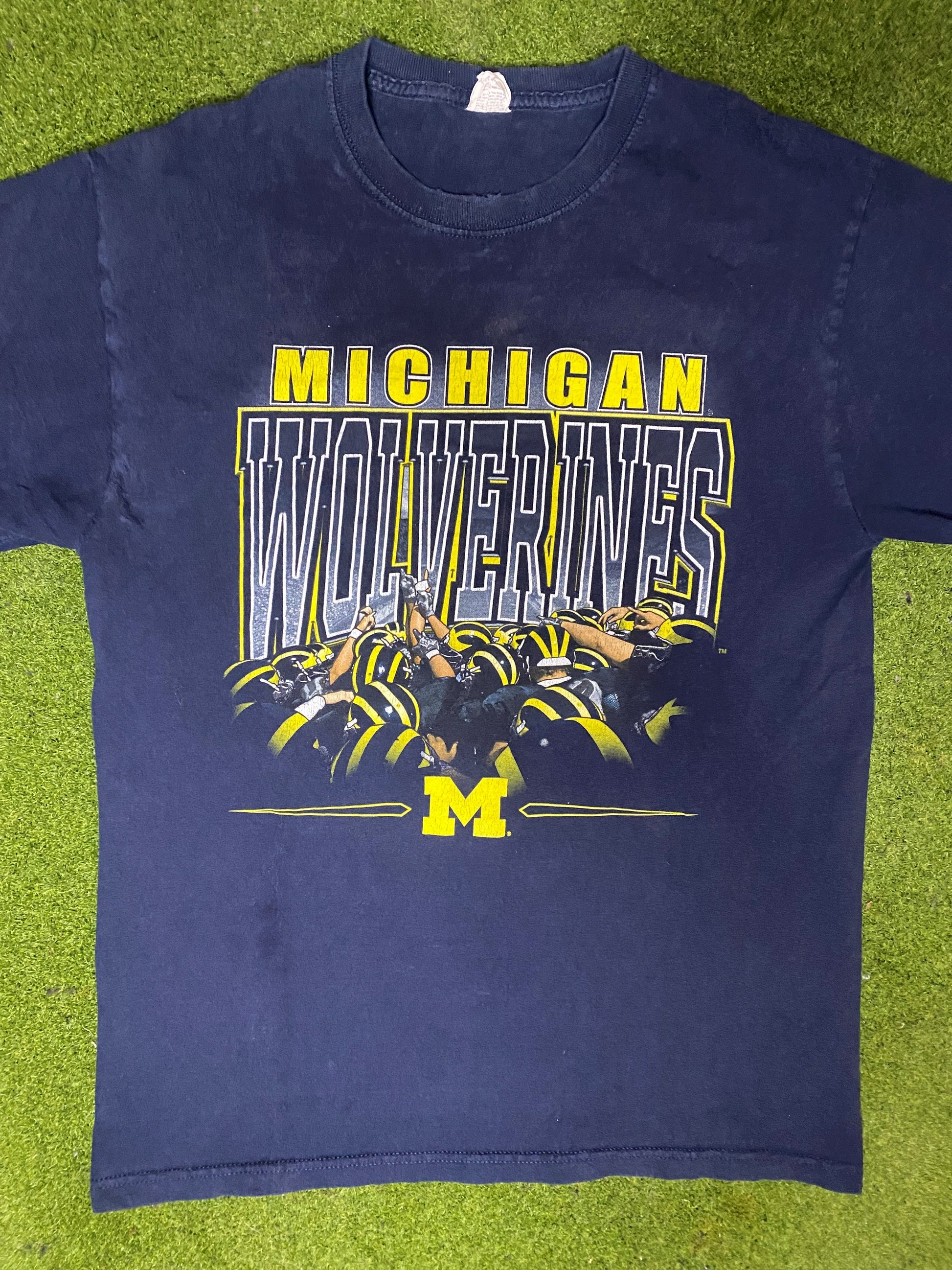 90s Michigan Wolverines - Vintage College Football T-Shirt (Medium)