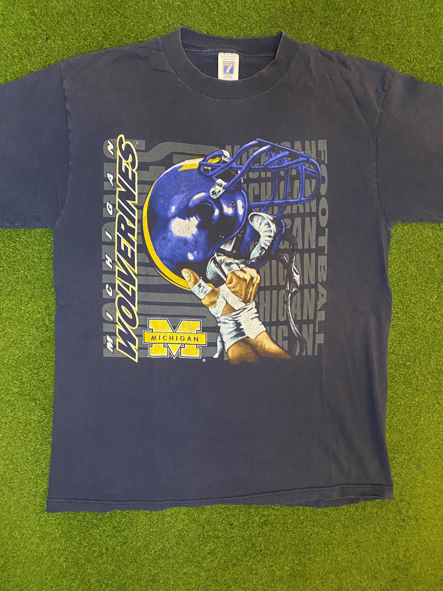 90s Michigan Wolverines - Vintage College Football T-Shirt (Large) Gametime Vintage