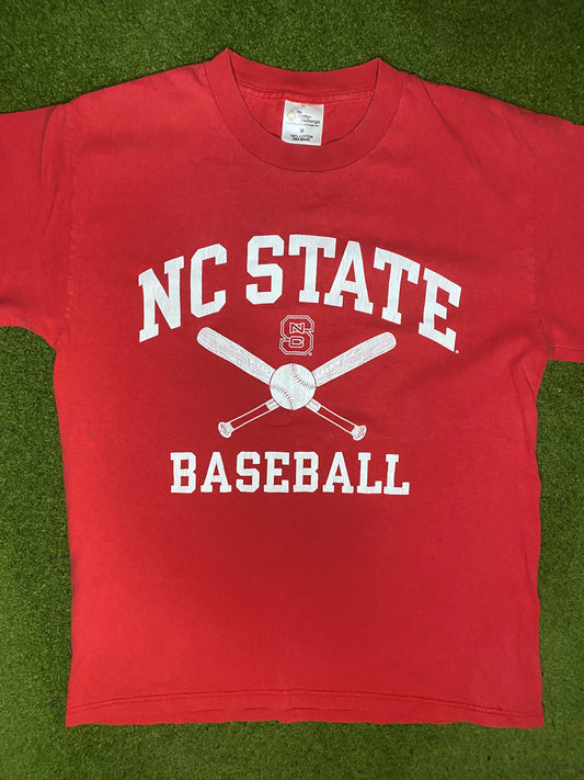 90s NC State Wolfpack - Vintage College Baseball T-Shirt (Medium) Gametime Vintage