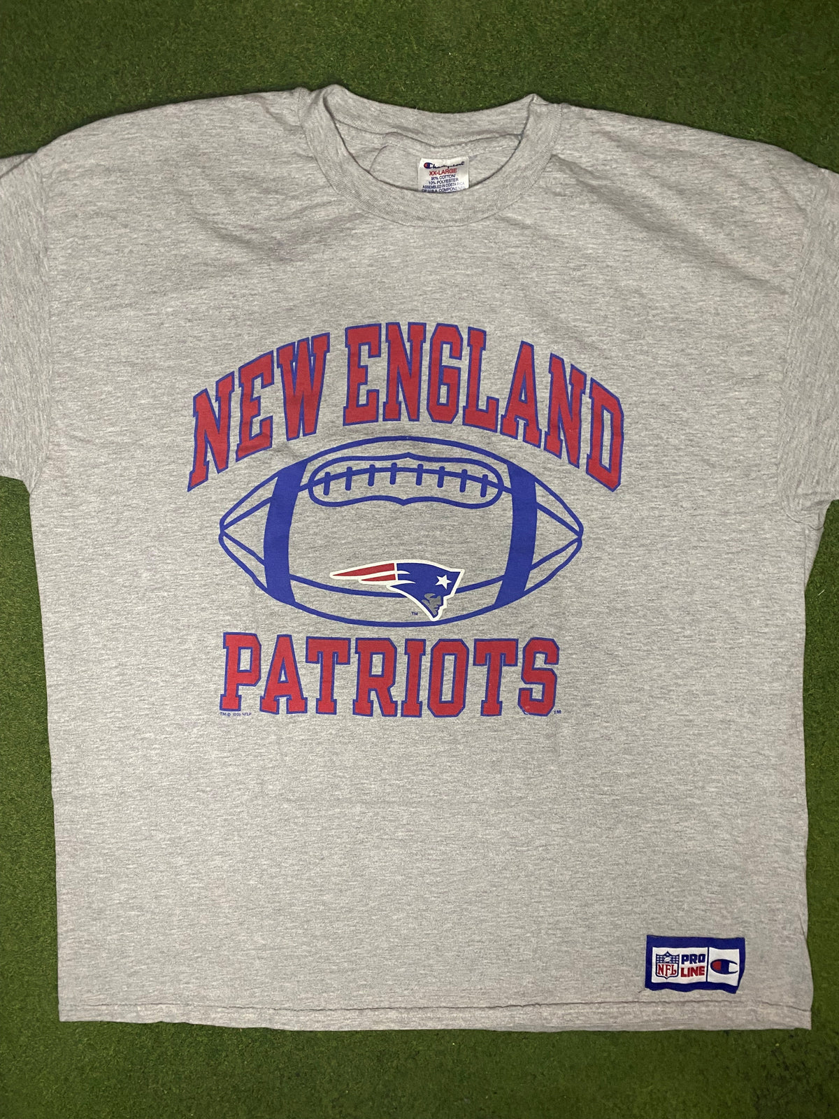 90s New England Patriots - Vintage NFL T Shirt (2XL) - Gametime Vintage