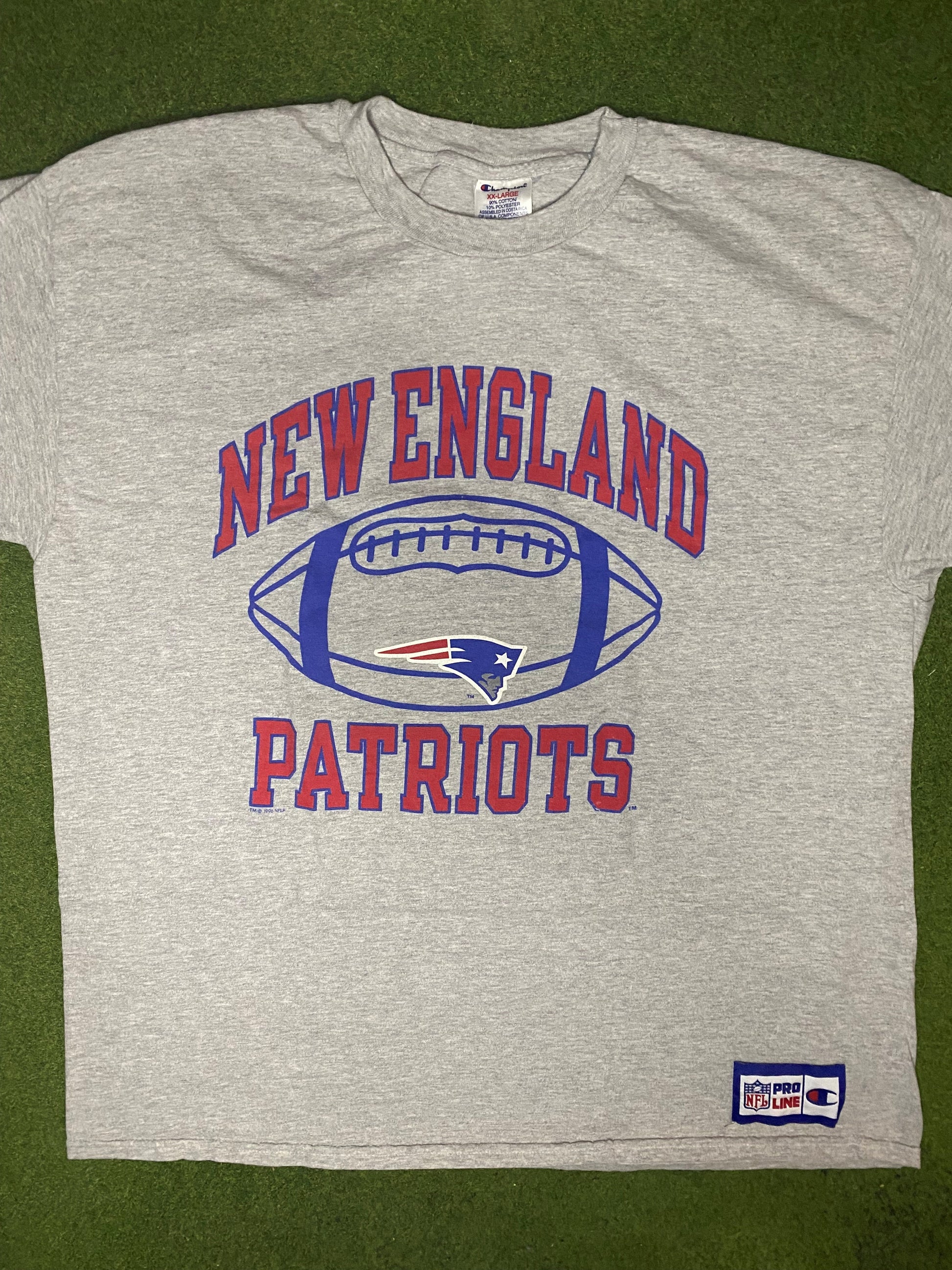 90s New England Patriots - Vintage NFL T Shirt (2XL) - Gametime Vintage