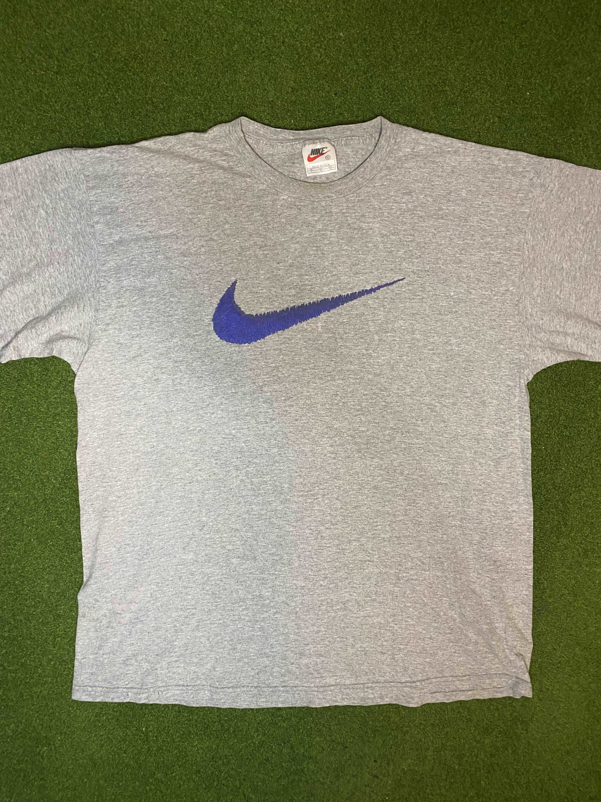 Vintage 90s Nike Tee Shirt XL Classic Nike Logo Sweatshirt Gametime vintage-90s-nike-tee-shirt-xl-classic-nike-logo-sweatshirt-gametime