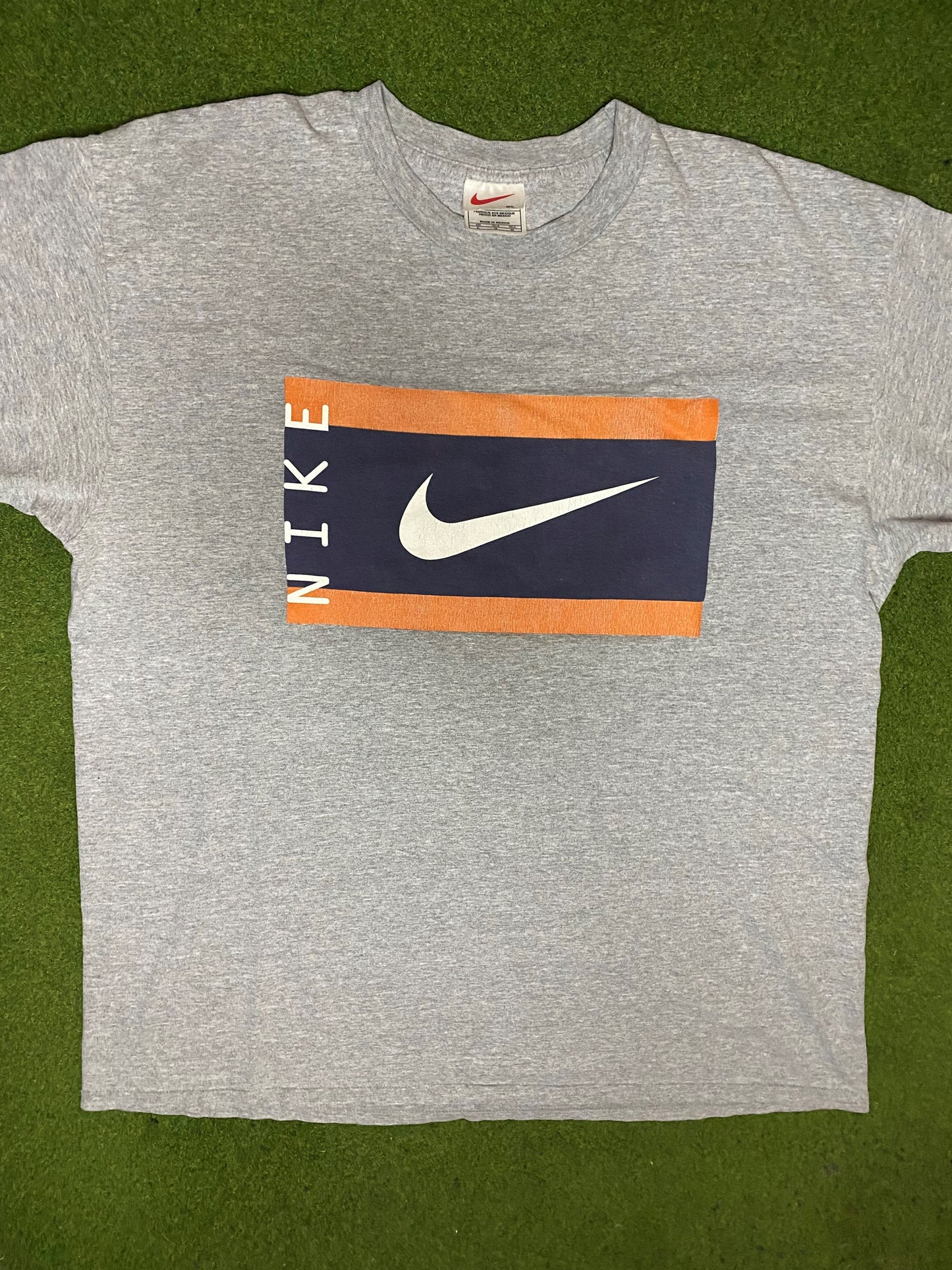 90s Nike Box - Vintage Nike T-Shirt (XL)