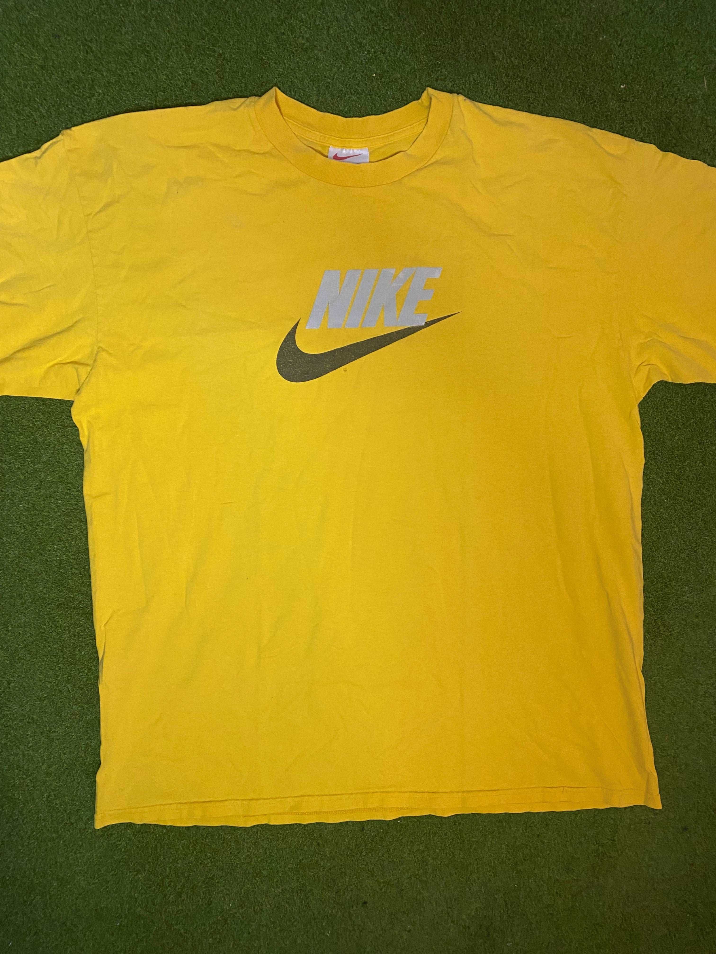 90s Nike Vintage Tee Shirt XL Retro Style For Nike Fans Gametime 90s-nike-vintage-tee-shirt-xl-retro-style-for-nike-fans-gametime