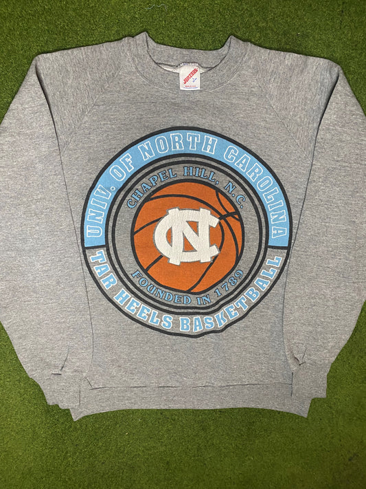 90s North Carolina Tar Heels - Vintage College Basketball Sweatshirt (Large) Gametime Vintage