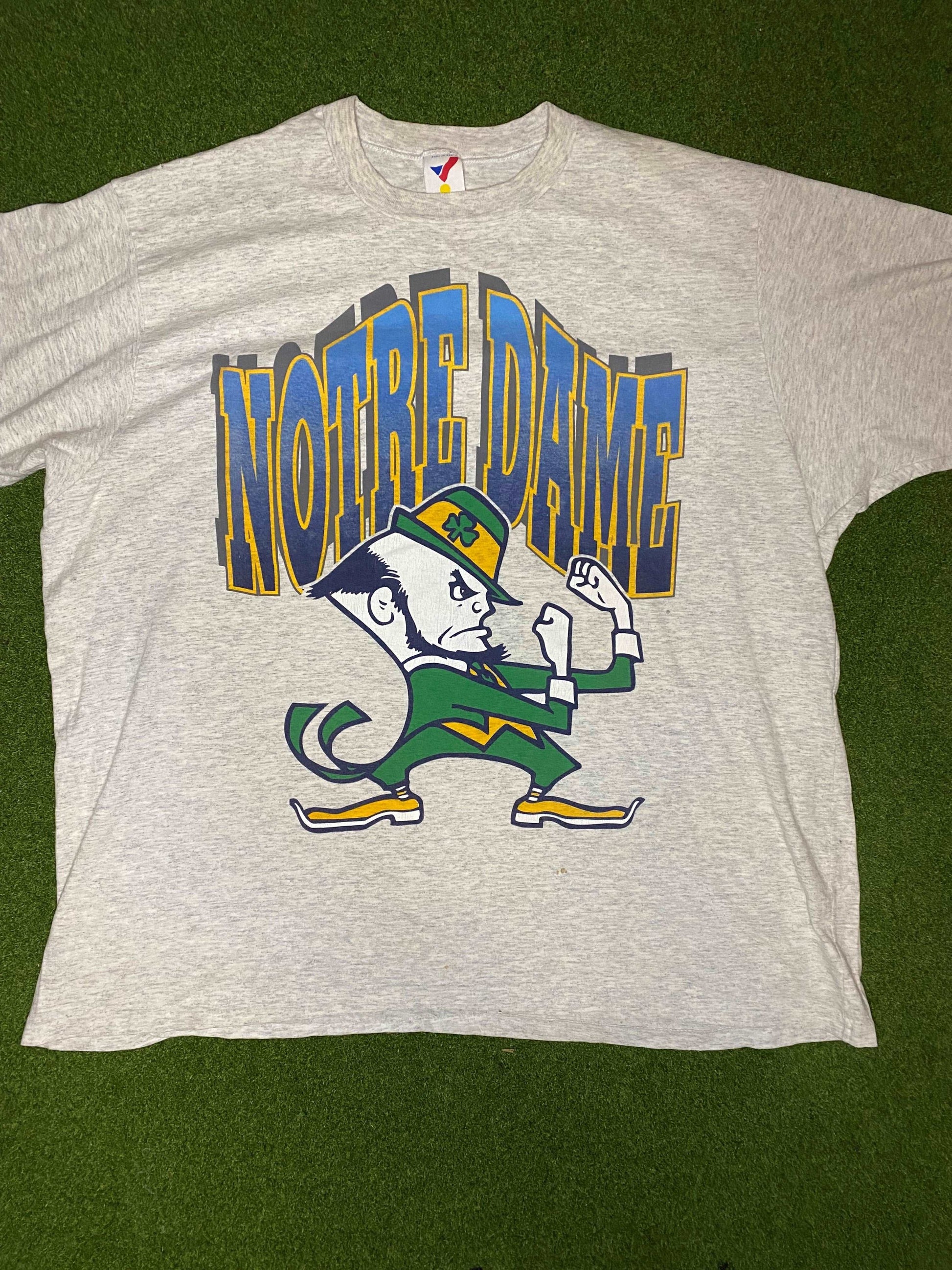 90s Notre Dame Fighting Irish - Big Logo - Vintage College Tee Shirt (2XL)