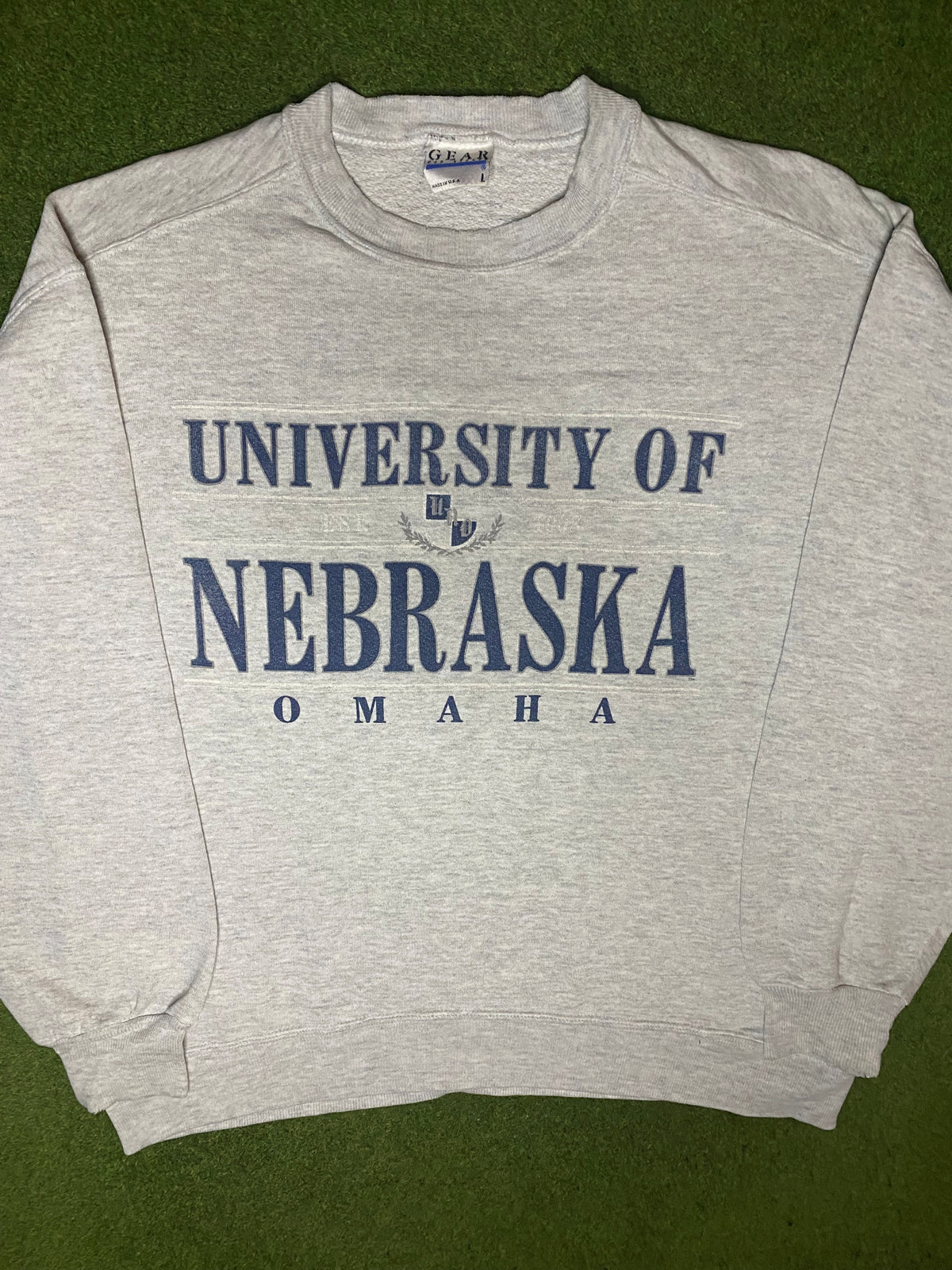 90s Omaha Mavericks - Vintage University Sweatshirt (Large) - Gametime Vintage