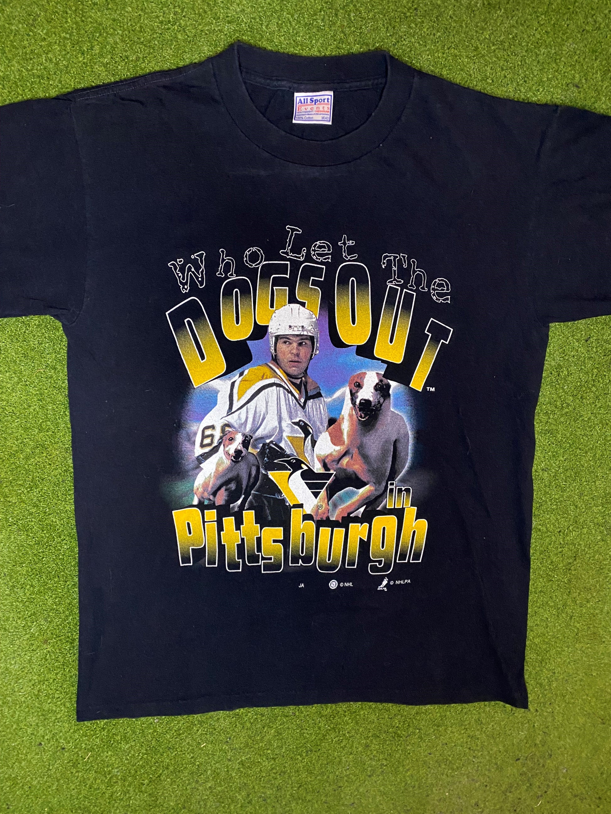 90s Pittsburgh Penguins - Who Let the Dogs Out - Vintage NHL T-Shirt (Medium) 