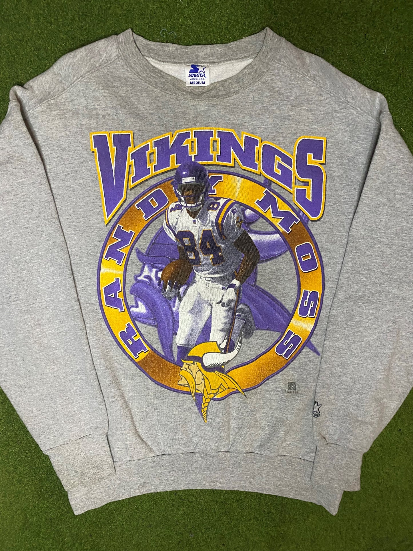 90s Minnesota Vikings - Randy Moss - Vintage NFL Player Sweatshirt (Medium) Gametime Vintage