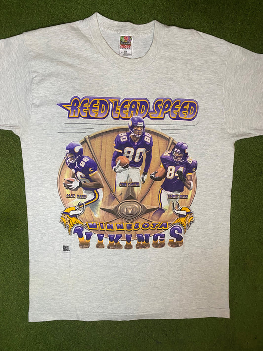 90s Minnesota Vikings - Reed Lead Speed - Vintage NFL Player T-Shirt (Large) Gametime Vintage