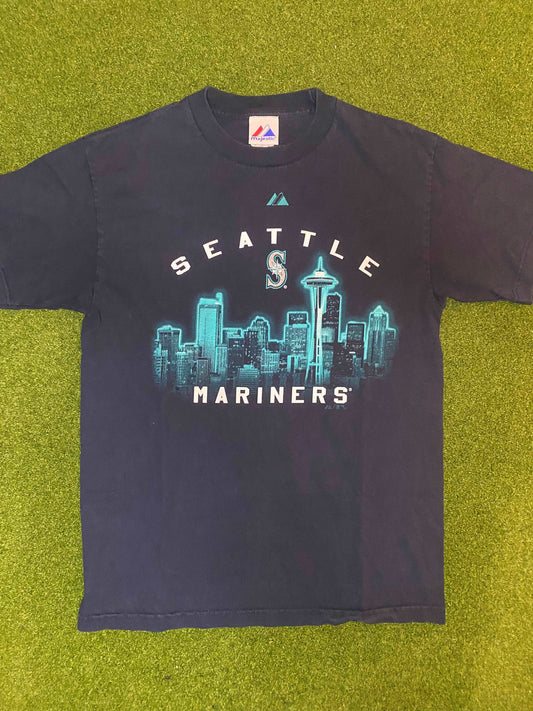 90s Seattle Mariners - Skyline - Vintage MLB Tee Shirt (Medium) Gametime Vintage