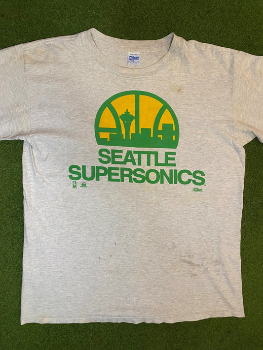 90s Seattle Supersonics - Vintage NBA T-Shirt (Large) Gametime Vintage