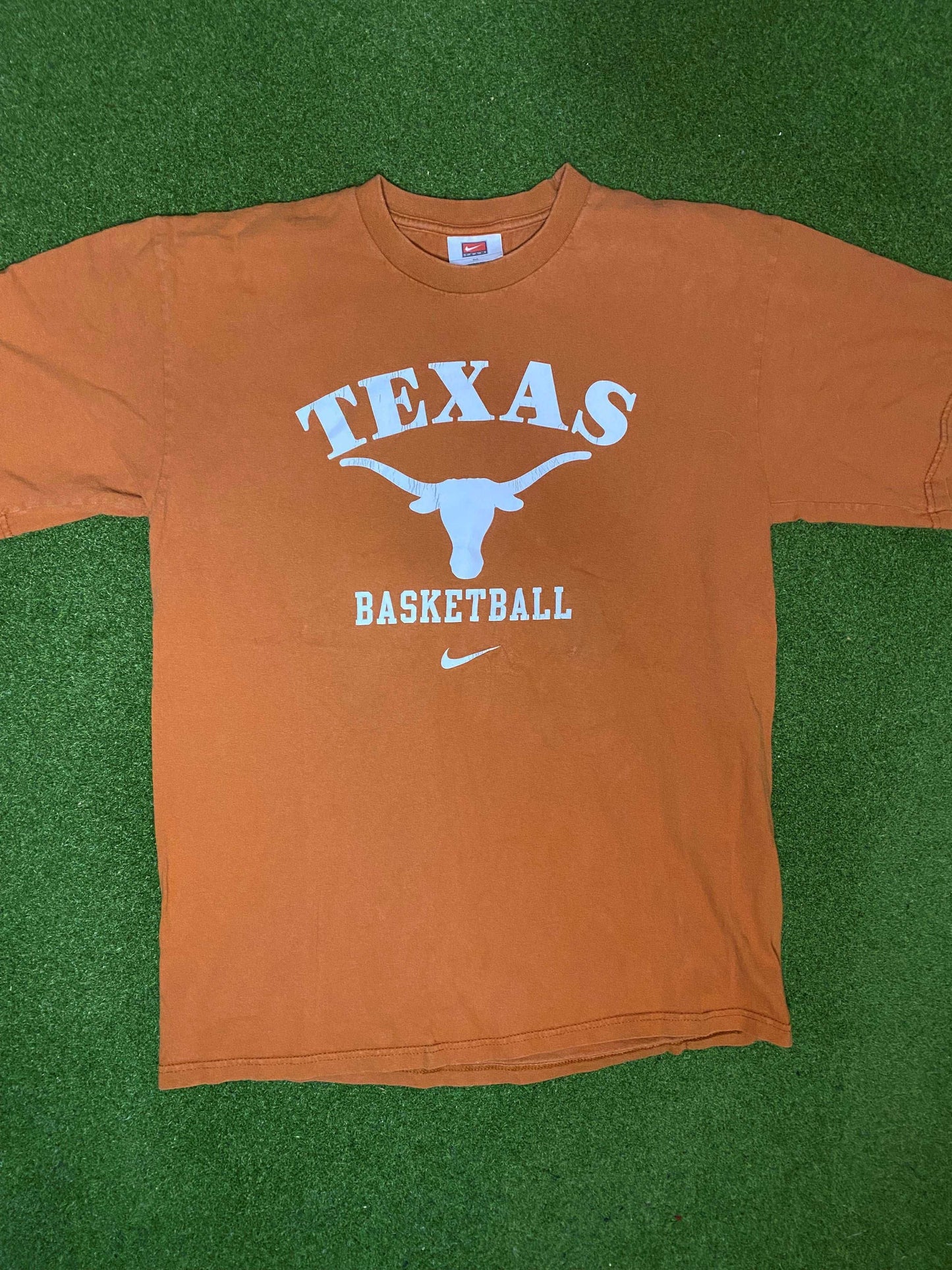 90s Texas Longhorns - Nike - Vintage College Basketball Tee Shirt (Medium)