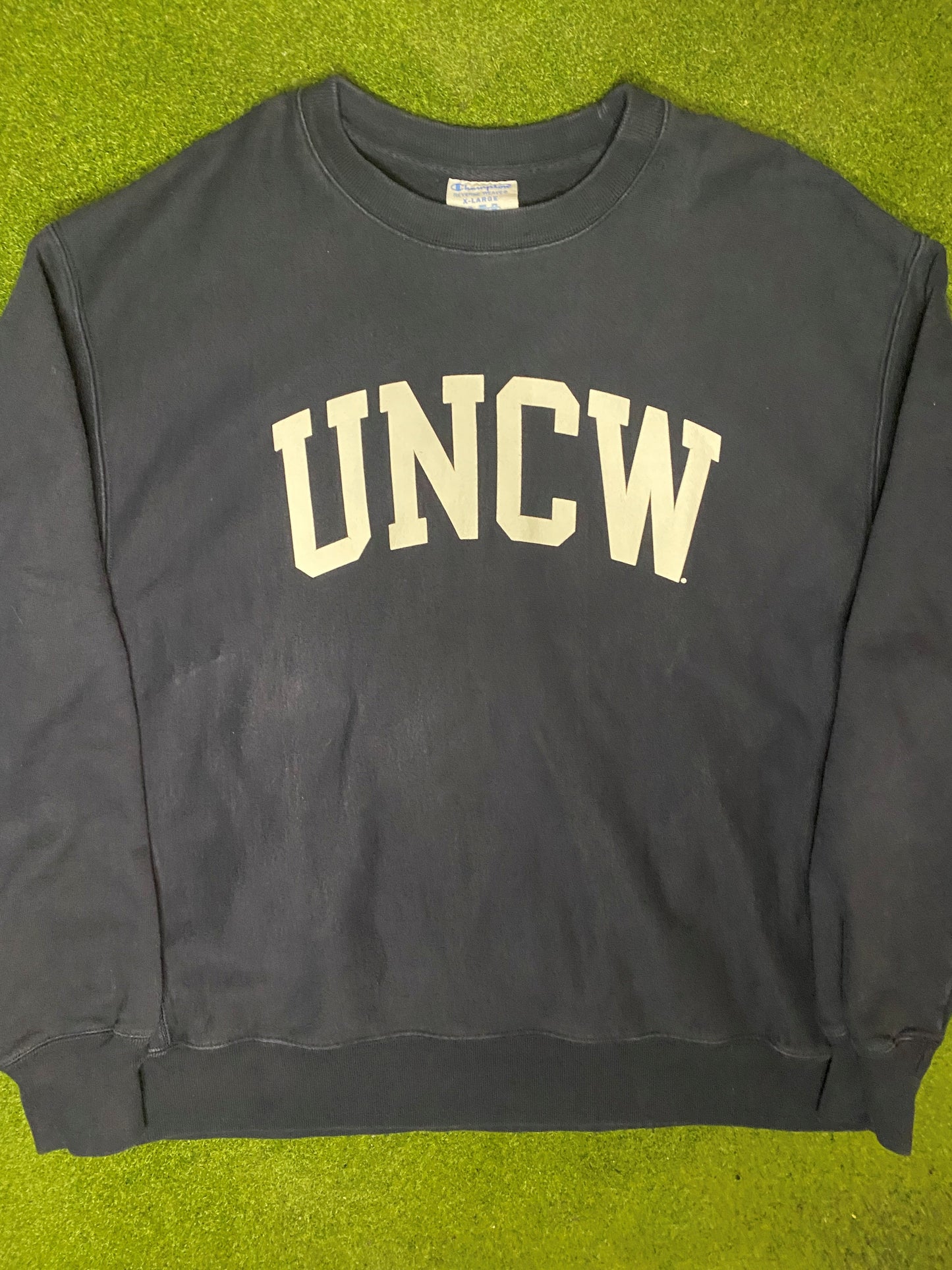 90s UNCW Seahawks - Reverse Weave - Vintage College Sweatshirt (XL) - Gametime Vintage