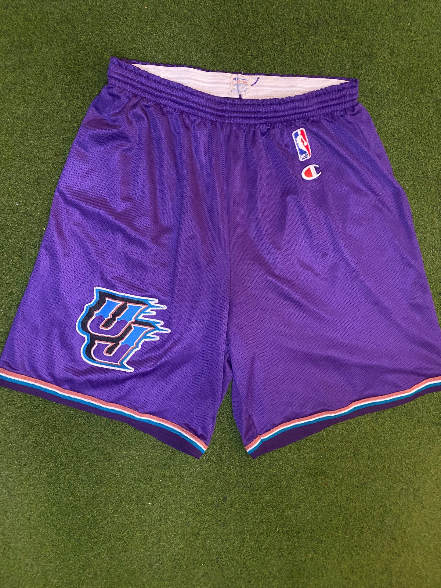 90s Utah Jazz - Champion - Vintage NBA Shorts (Large) 