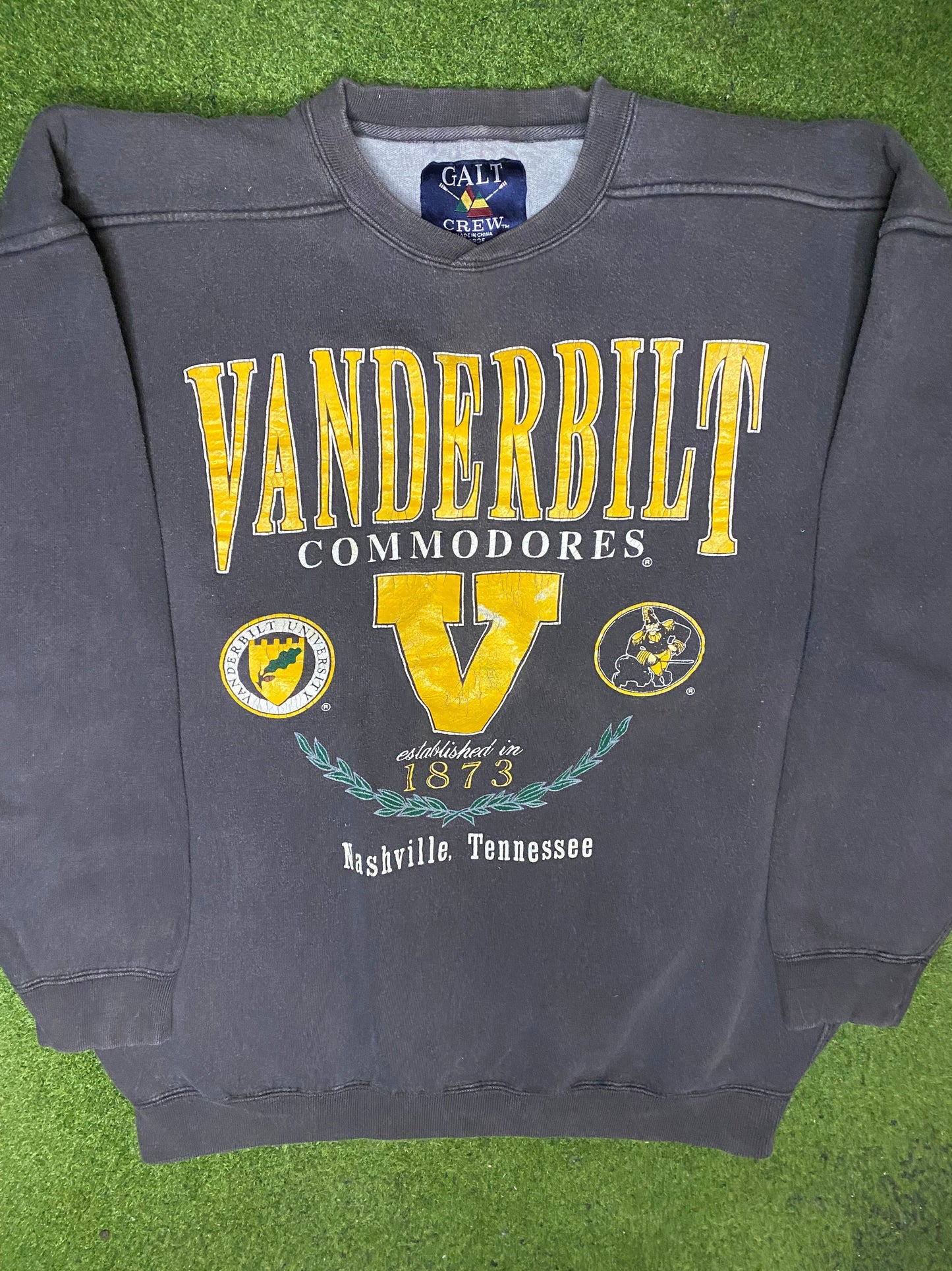 90s Vanderbilt Commodores - Vintage College Sweatshirt (Large) - Gametime Vintage