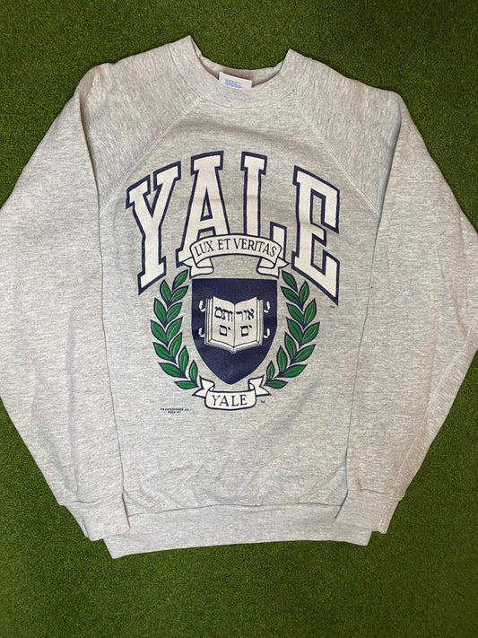 90s Yale Bulldogs - Vintage Ivy League Crewneck Sweatshirt (Large)
