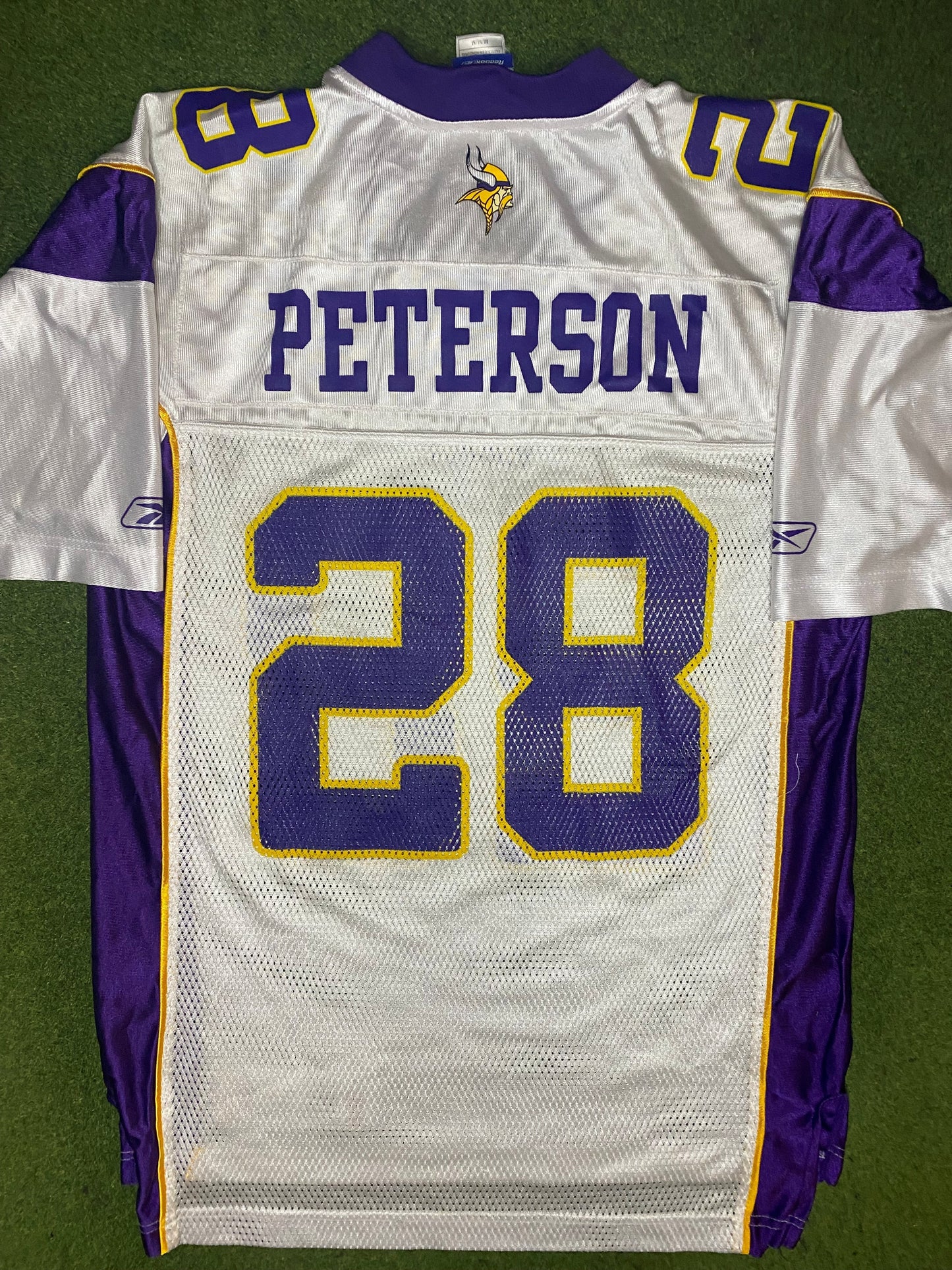 00s Minnesota Vikings - Adrian Peterson #28 - Reebok - Vintage NFL Jersey (Medium) Gametime Vintage