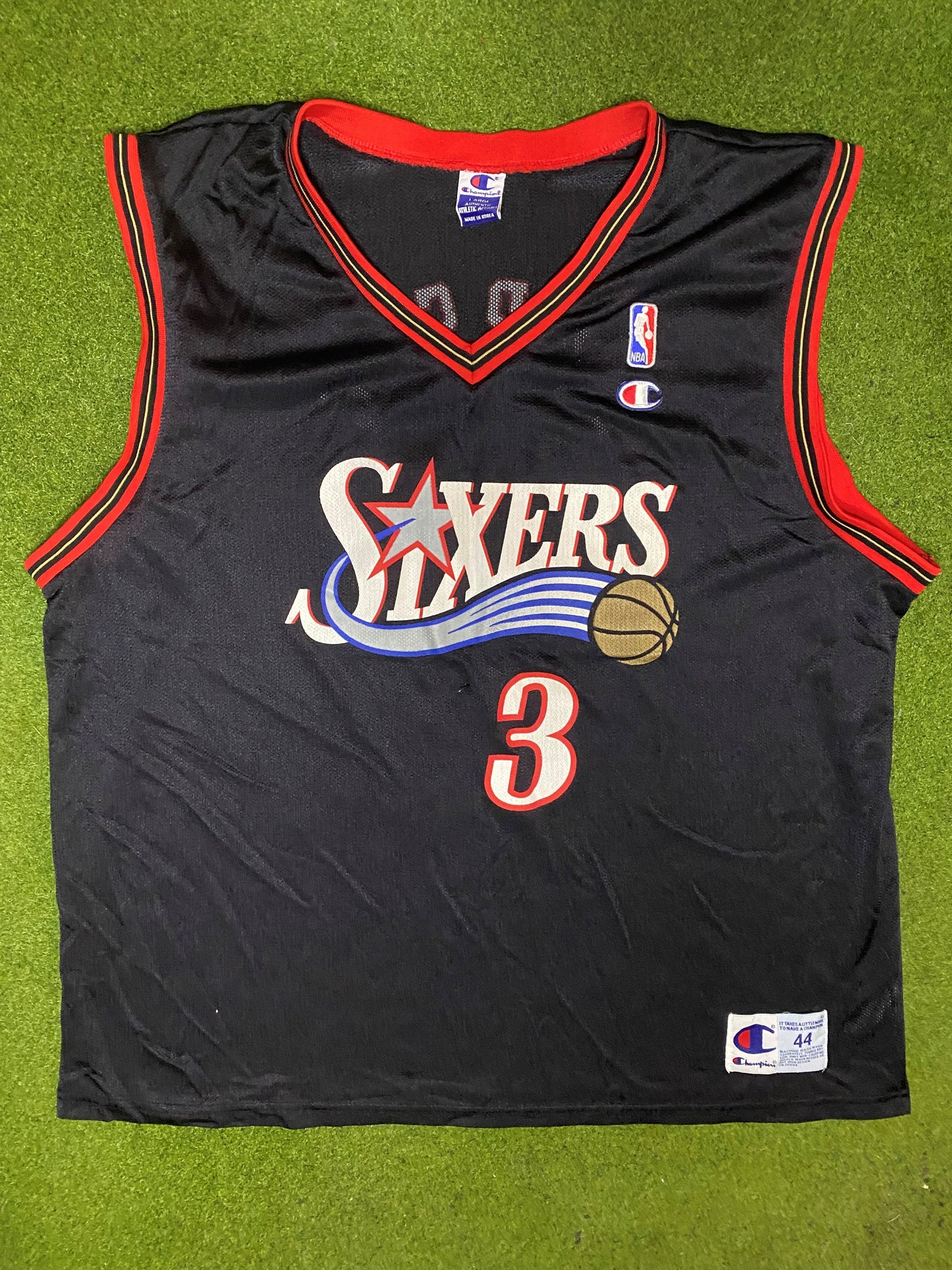 90s Philadelphia 76ers - Allen Iverson #3 - Champion - Vintage NBA Jersey (44) 