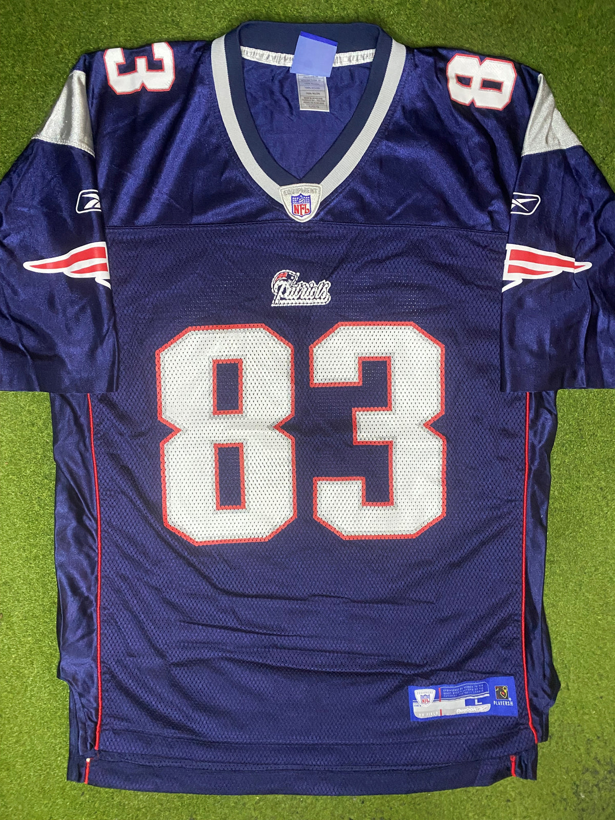 2002-2005 New England Patriots - Deion Branch #83 - Vintage NFL Jersey (Large) - Gametime Vintage