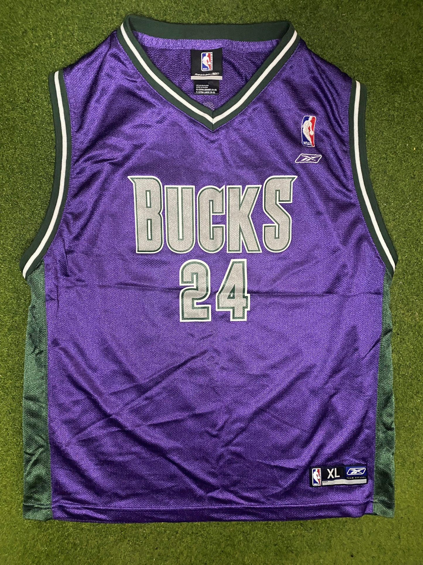 2004 Milwaukee Bucks - Desmond Mason #24 - Reebok - Vintage NBA Jersey (Youth XL) - Gametime Vintage