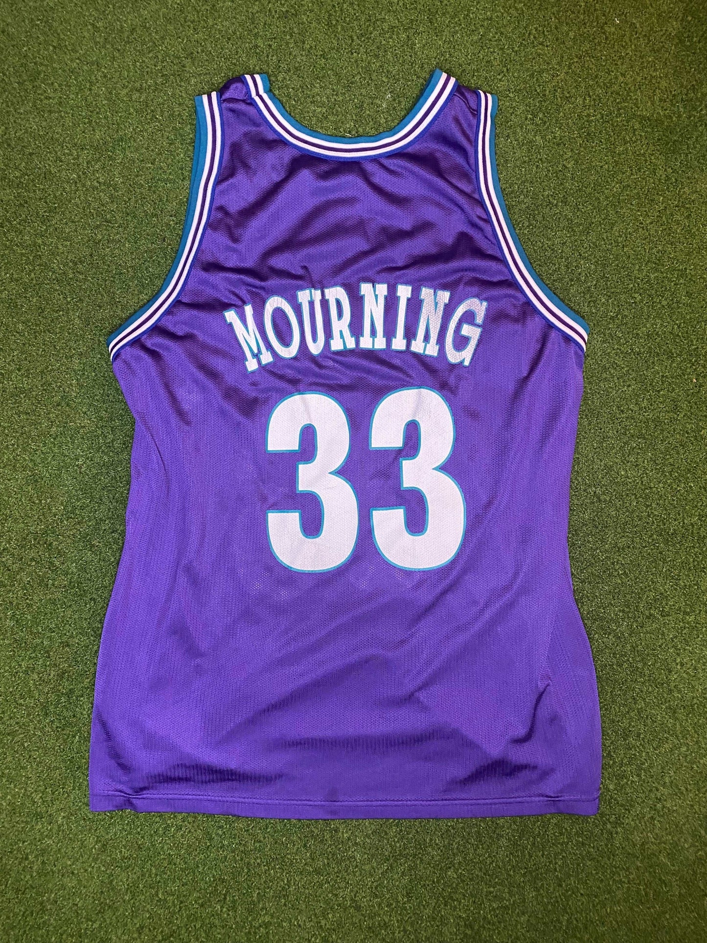 90s Charlotte Hornets - Alonzo Mourning - Vintage NBA Jersey (48)
