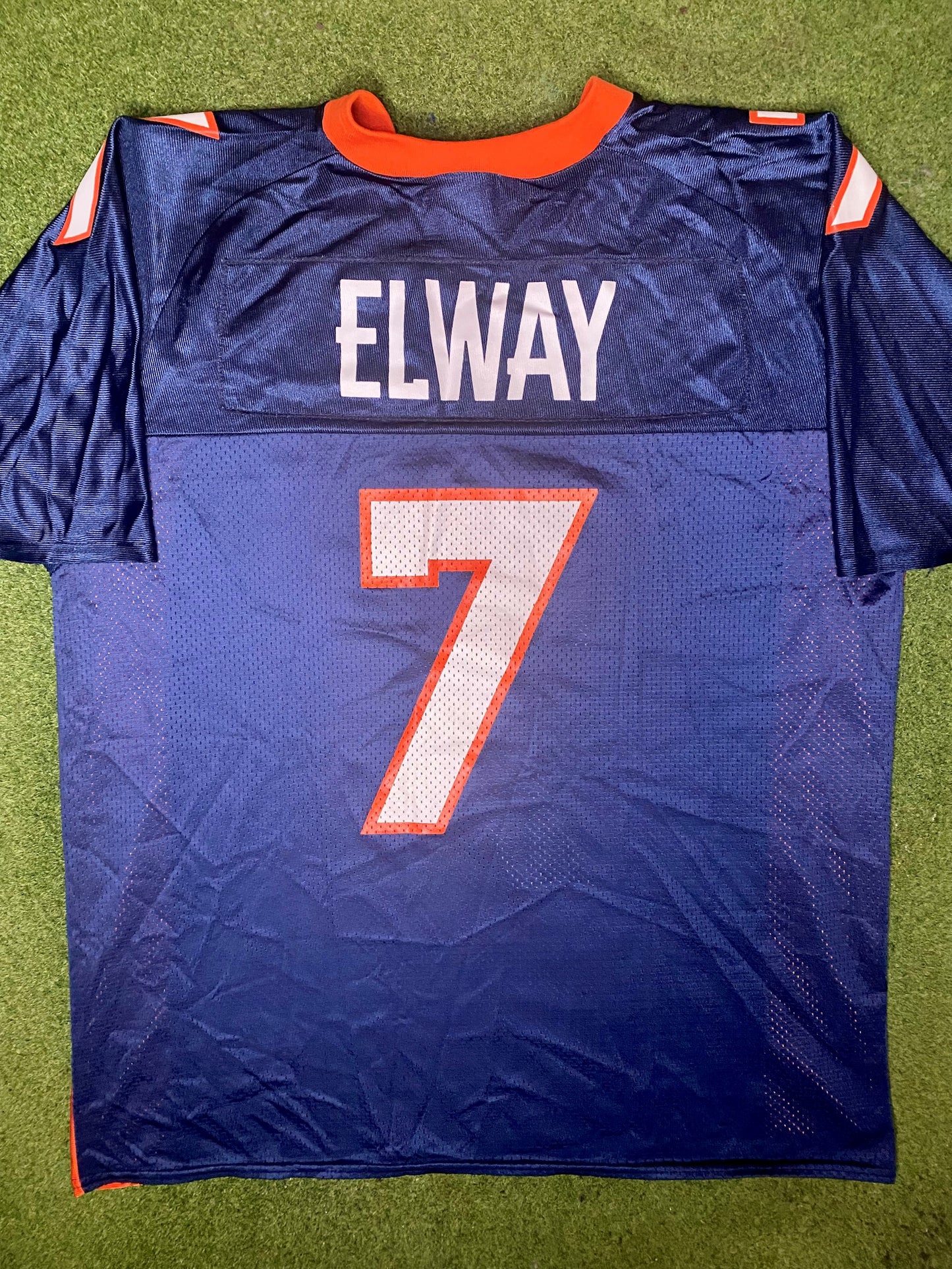 1984-1998 Denver Broncos - John Elway #7 - Vintage NFL Jersey (Large)