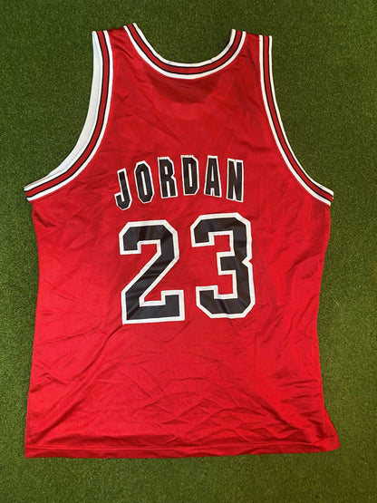 90s Chicago Bulls - Michael Jordan #23 - Champion - Vintage NBA Jersey (48)