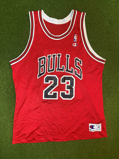 90s Chicago Bulls - Michael Jordan #23 - Champion - Vintage NBA Jersey (48)