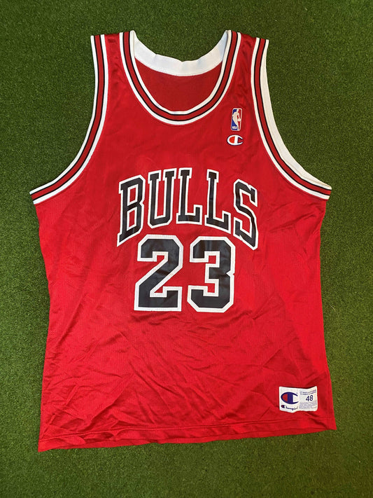 90s Chicago Bulls - Michael Jordan #23 - Champion - Vintage NBA Jersey (48)