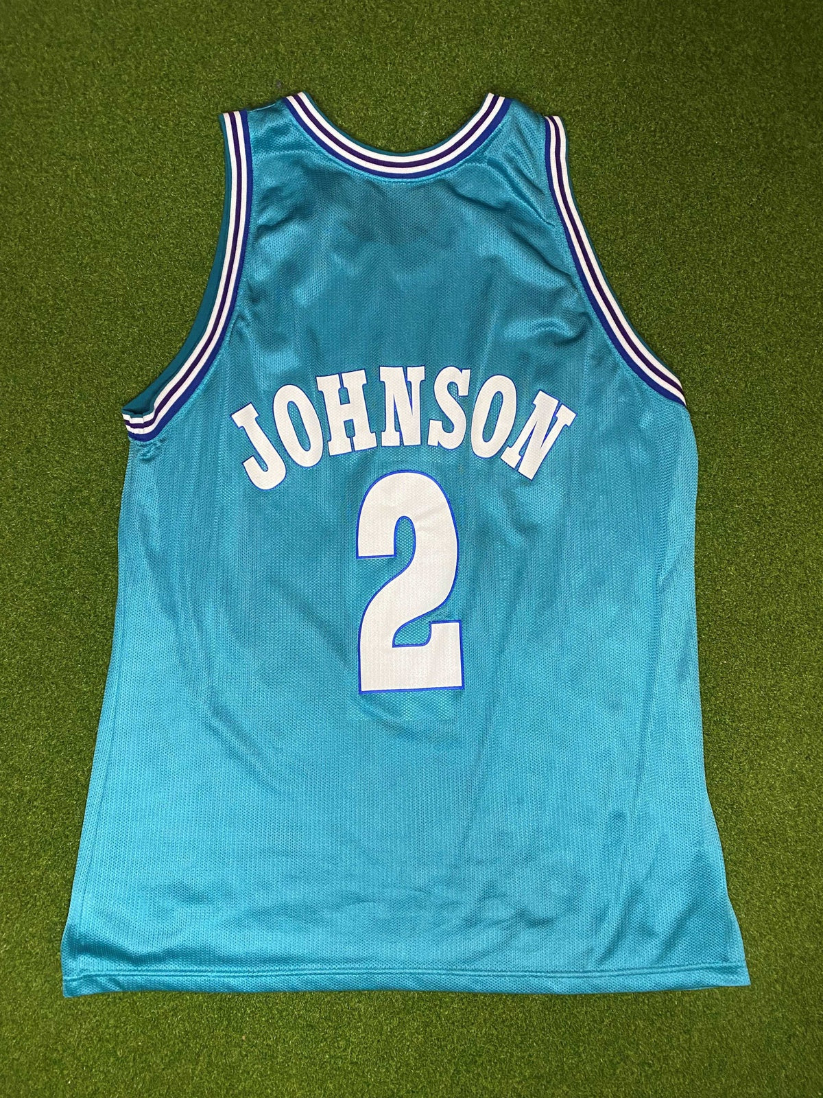 90s Charlotte Hornets - Larry Johnson #2 - Champion - Vintage NBA Jersey (48)