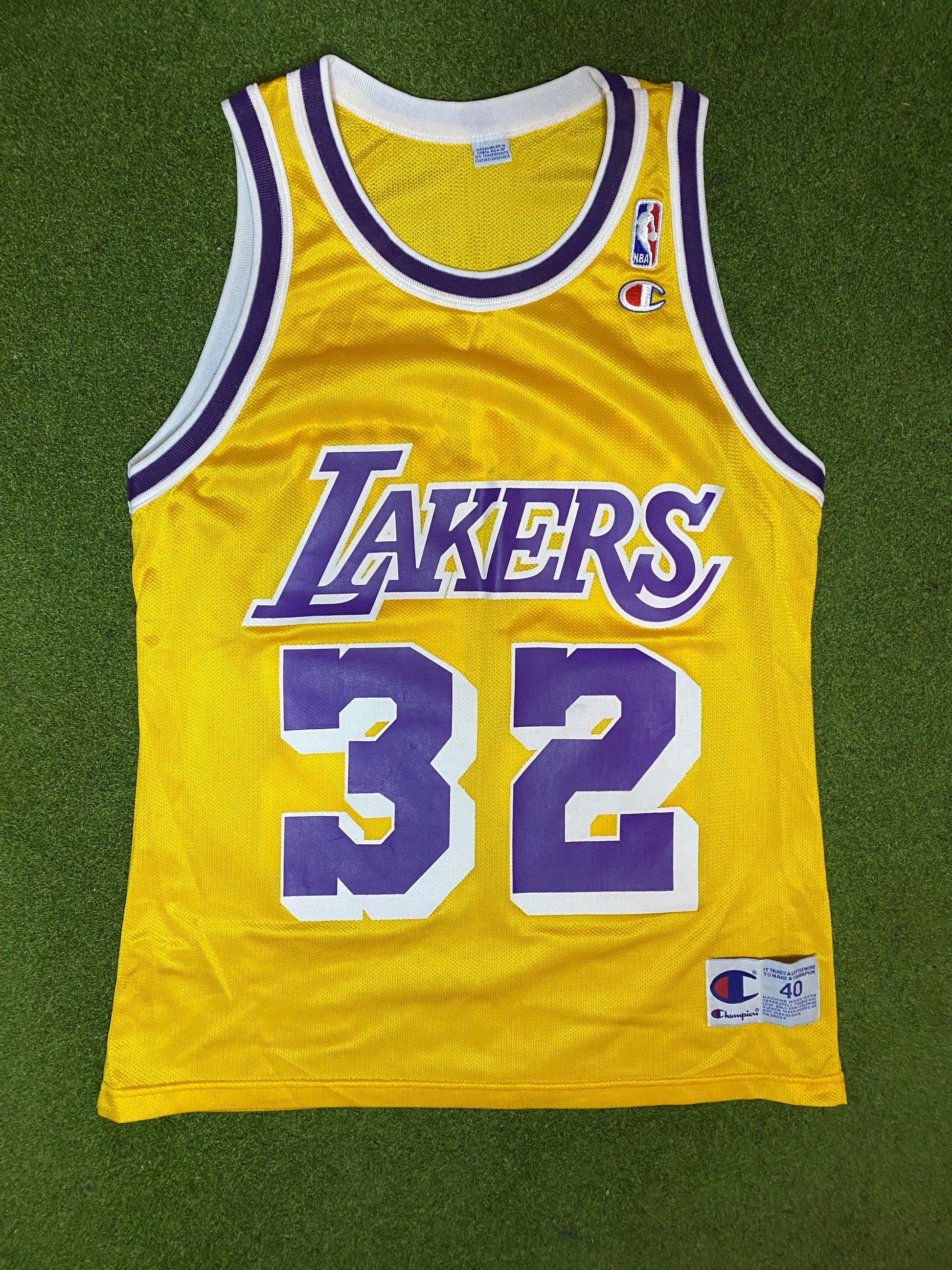 90s Los Angeles Lakers - Magic Johnson #32 - Champion - Vintage NBA Jersey (40) 