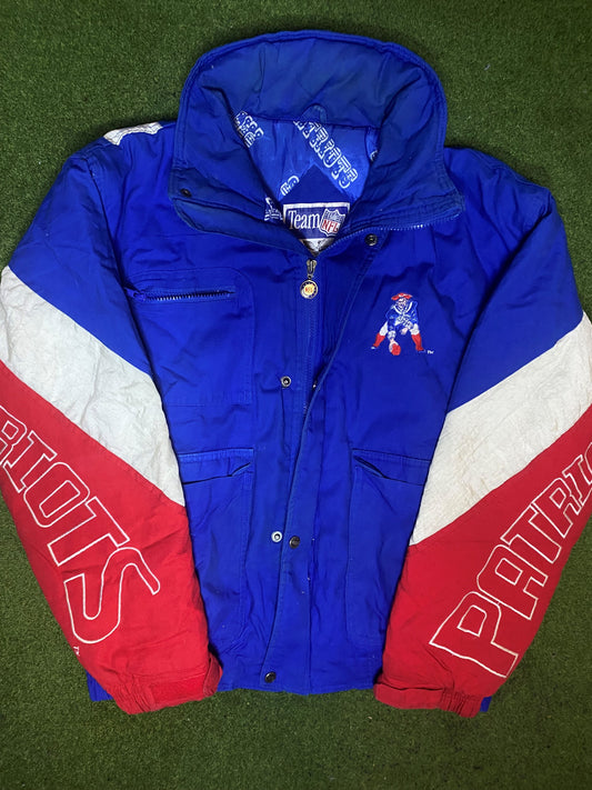 90s New England Patriots - Vintage NFL Winter Jacket (Medium) 