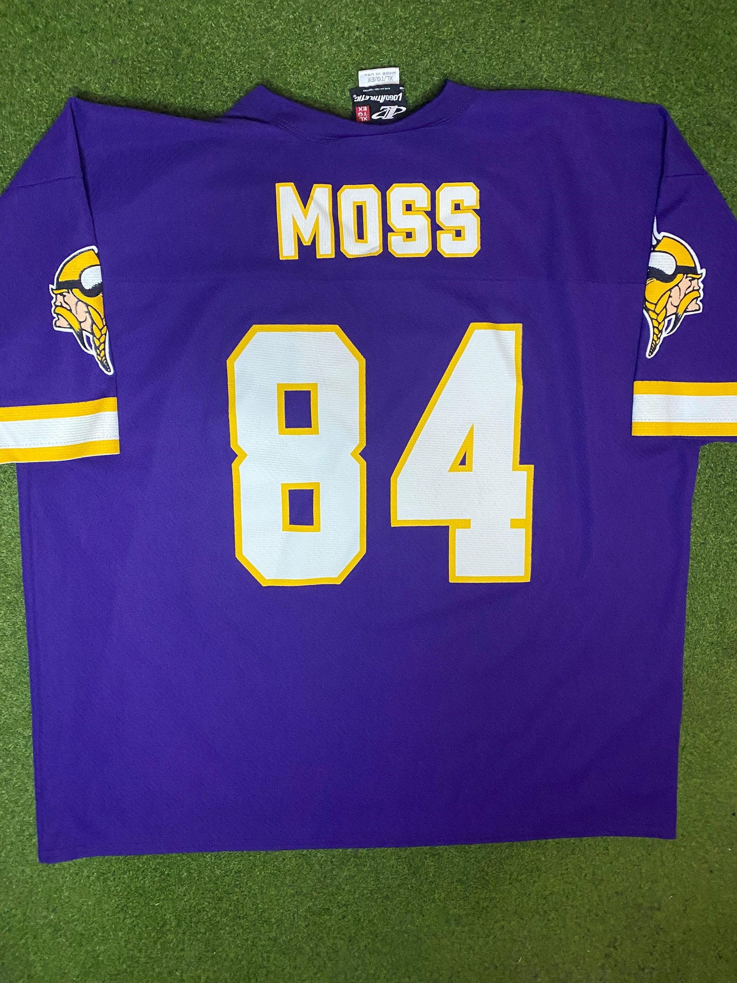 90s Minnesota Vikings - Randy Moss #84 - Logo Athletic - Vintage NBA Jersey (XL)