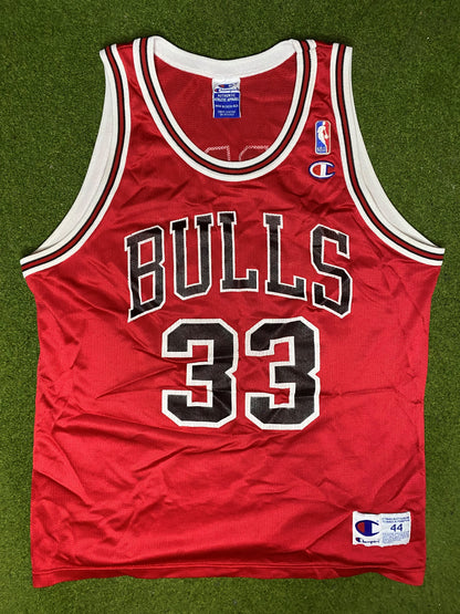 90s Chicago Bulls - Scottie Pippen #33 - Champion - Vintage NBA Jersey (44)