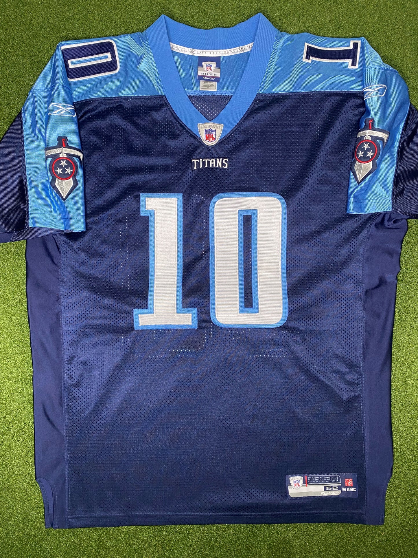 2006-2010 Tennessee Titans - Vince Young #10 - Authentic Stitched - Vintage NFL Jersey (XL)