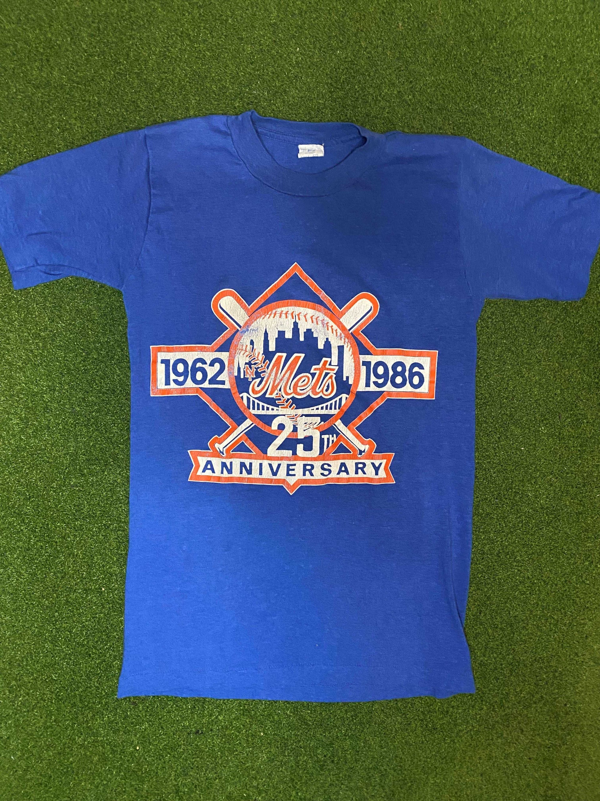 1986 New York Mets - 25th Anniversary - Vintage MLB Tee Shirt (Small)