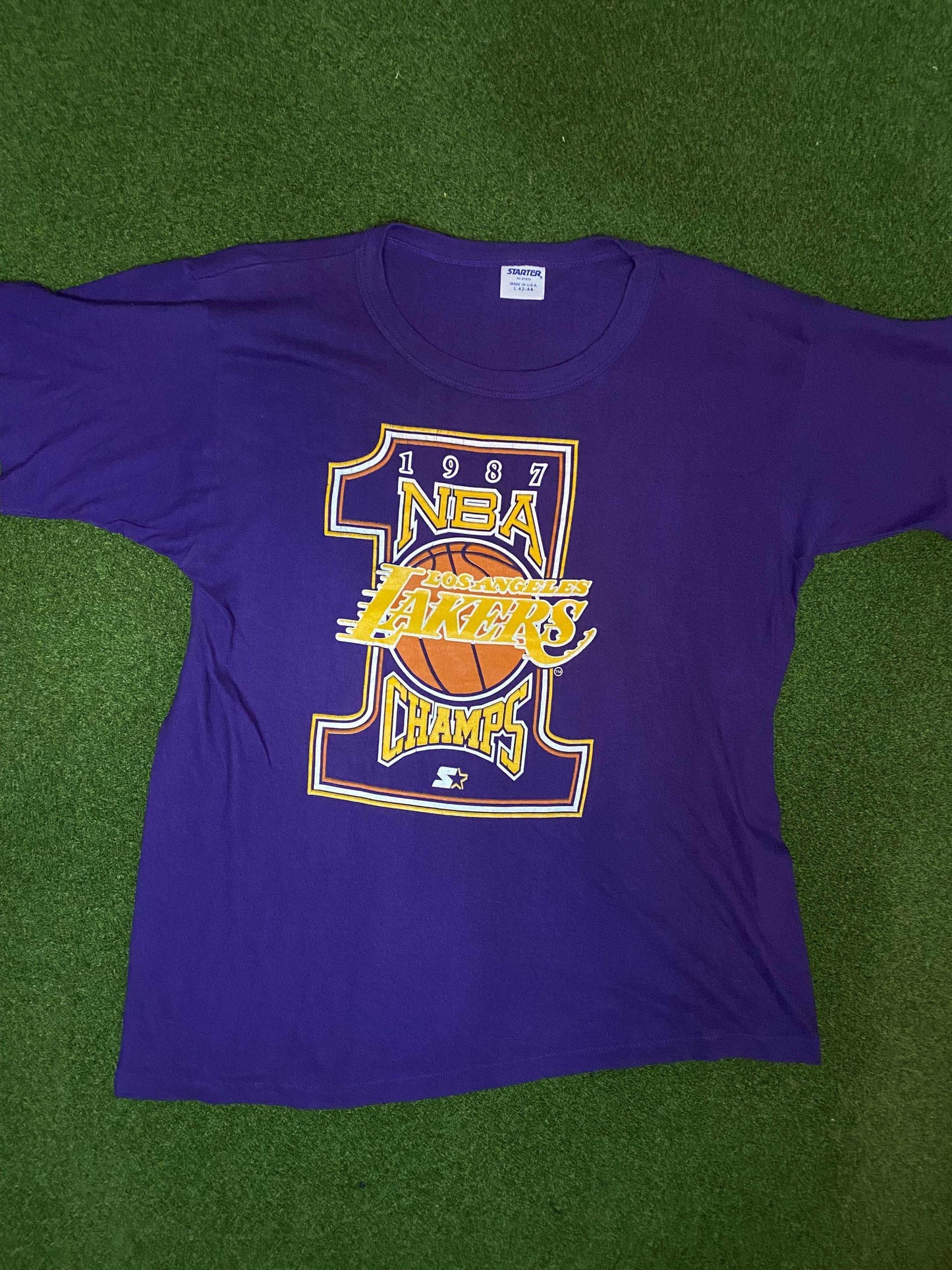 1987 Los Angeles Lakers - NBA Champs - Vintage NBA Tee Shirt (Large) - Gametime Vintage